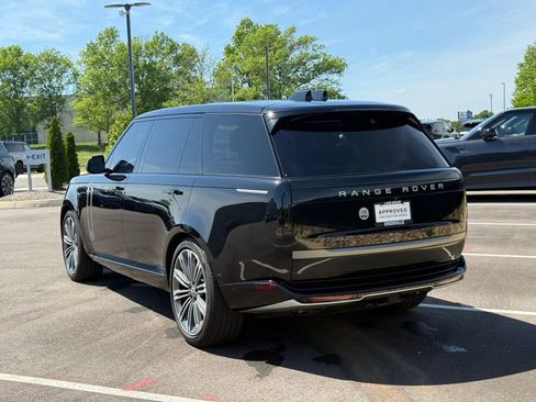 Used 2025 Land Rover Range Rover Long Wheelbase SE AWD/4WD image 9