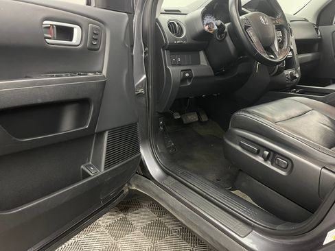 Used 2015 Honda Pilot Touring image 17
