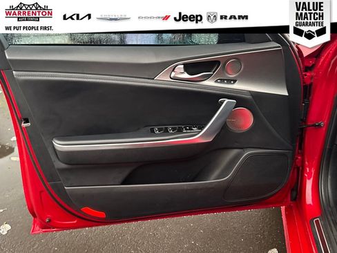 Used 2018 Kia Stinger GT2 image 18