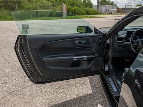 Used 2025 Ford Mustang Premium RWD image 12
