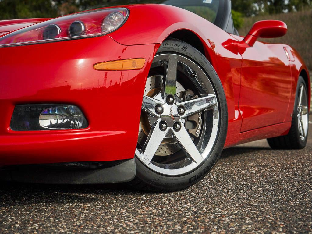 Used 2007 Chevrolet Corvette Convertible w/ Performance Package RWD image 2