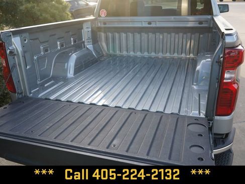 Used 2025 Chevrolet Silverado 1500 LT AWD/4WD image 15