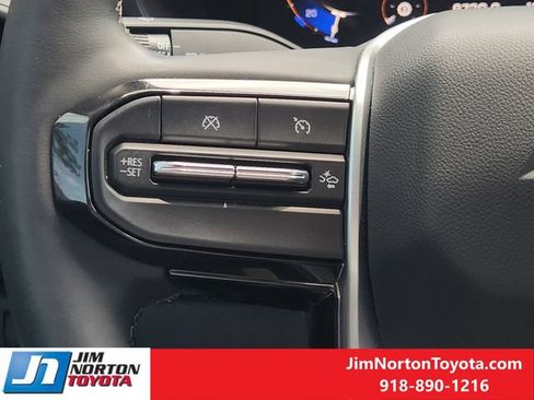 Used 2025 Chevrolet Colorado Trail Boss AWD/4WD image 28