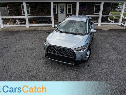 Used 2022 Toyota Corolla Cross LE image 3