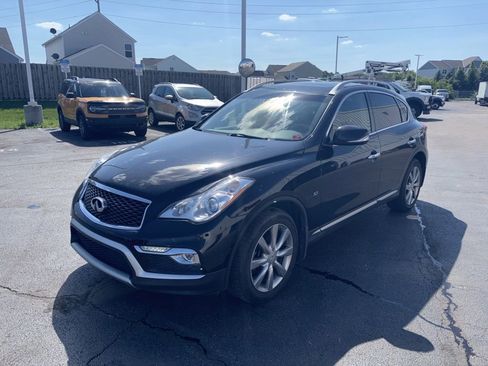 Used 2017 INFINITI QX50 AWD w/ Premium Package image 8