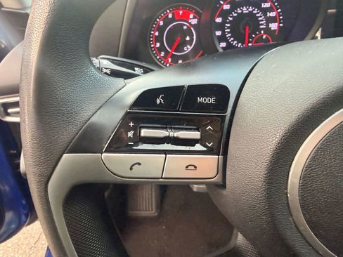 Used 2023 Hyundai Elantra SE image 15