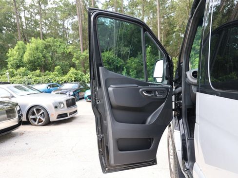 Used 2021 Mercedes-Benz Sprinter 3500 image 12