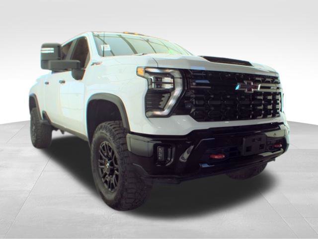 Used 2026 Chevrolet Silverado 2500 ZR2 AWD/4WD image 4