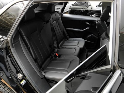 Used 2023 Audi Q8 Premium Plus w/ Premium Plus Package image 38