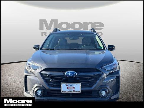 Used 2025 Subaru Outback Premium image 8