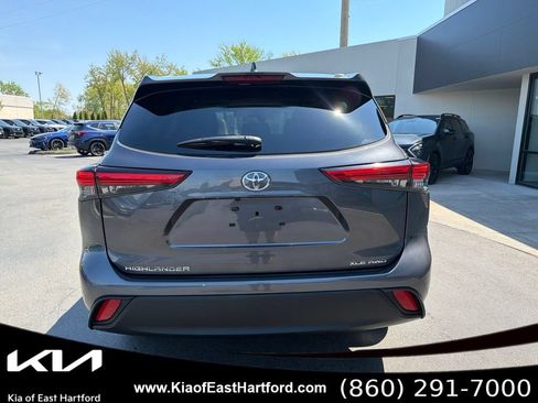 Used 2023 Toyota Highlander XLE AWD/4WD image 9