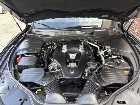 Used 2021 Maserati Levante image 32