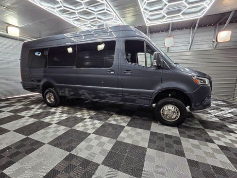 Used 2024 Mercedes-Benz Sprinter 3500 image 10