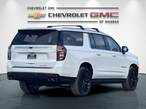 Used 2023 Chevrolet Suburban Premier AWD/4WD image 3