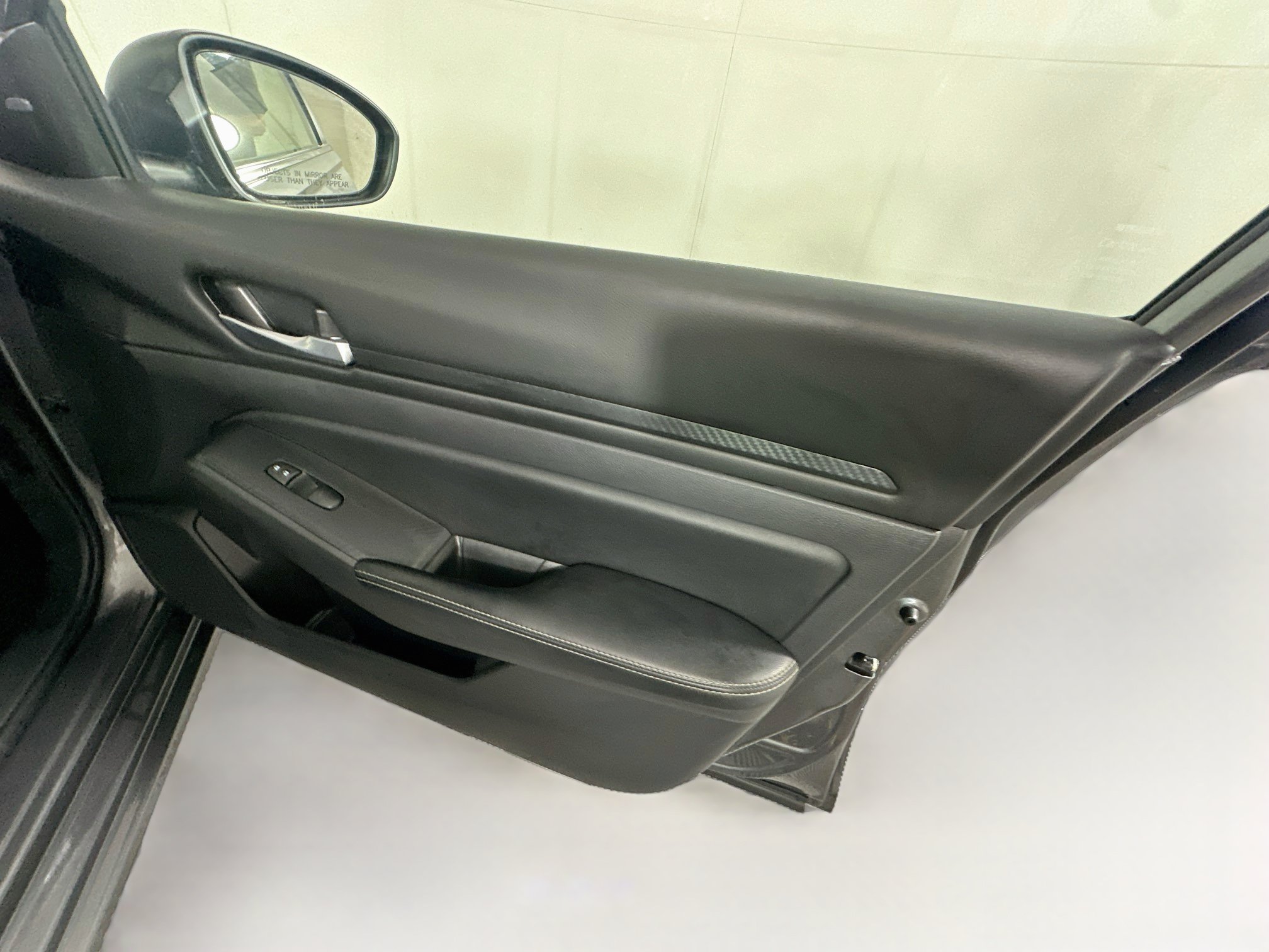 Used 2025 Nissan Altima 2.5 SV FWD image 30