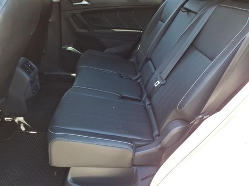 Used 2022 Volkswagen Tiguan SE image 10