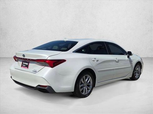 Used 2019 Toyota Avalon XLE w/ Protection Package FWD image 5