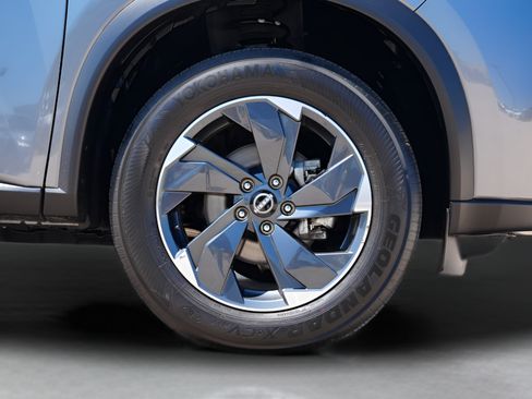 Used 2024 Nissan Rogue SV AWD/4WD image 9