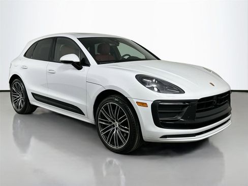 Certified 2025 Porsche Macan Turbo AWD/4WD image 9