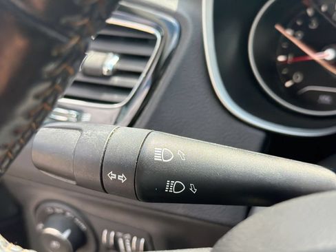 Used 2020 Jeep Compass Limited FWD image 27