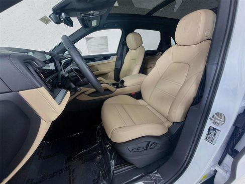 New 2026 Porsche Cayenne S image 5