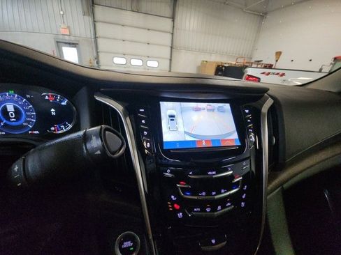 Used 2018 Cadillac Escalade Premium Luxury w/ LPO, Radiant Package image 33