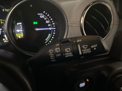 Used 2021 Jeep Wrangler Unlimited Sahara image 38