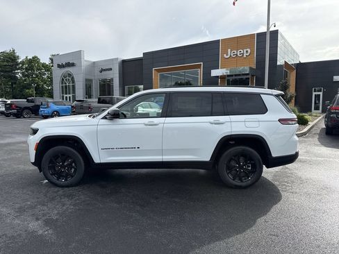 New 2026 Jeep Grand Cherokee L 4WD image 11