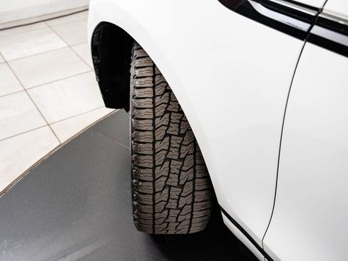 Used 2023 Land Rover Range Rover Velar R-Dynamic S image 48