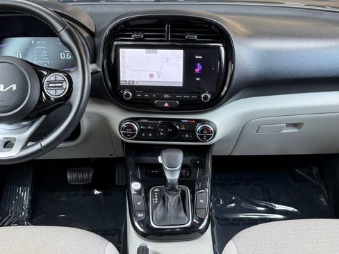 Used 2023 Kia Soul EX FWD image 27