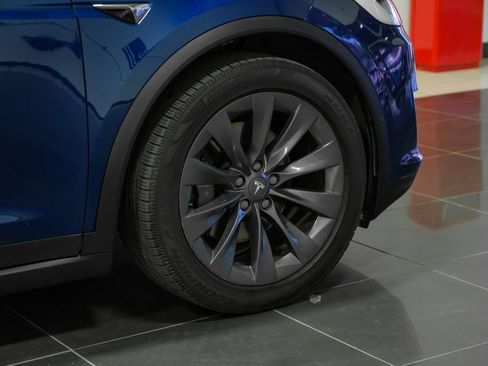 Used 2018 Tesla Model X 75D image 55