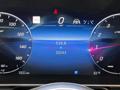 Used 2024 Mercedes-Benz GLC 300 4MATIC image 25