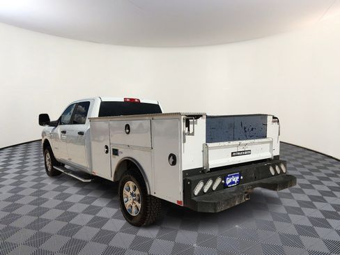Used 2024 RAM 3500 Big Horn AWD/4WD image 3