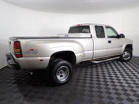 Used 2005 GMC Sierra 3500 SLE w/ Heavy-Duty Power Package AWD/4WD image 18