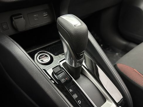 Used 2025 Nissan Versa SR w/ Trunk Package image 17