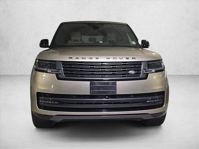 Used 2024 Land Rover Range Rover SE AWD/4WD image 2