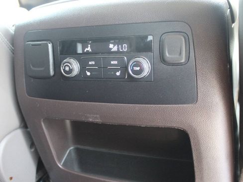 Used 2016 GMC Yukon Denali RWD image 15