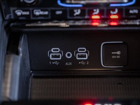 New 2025 Jeep Grand Cherokee Altitude image 23