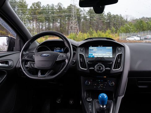 Used 2016 Ford Focus RS image 35