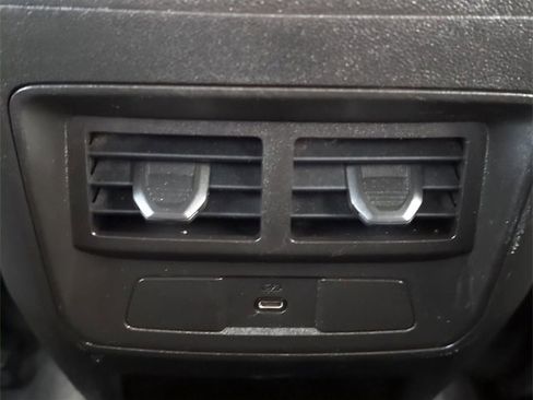 Used 2024 Chevrolet Colorado LT image 20