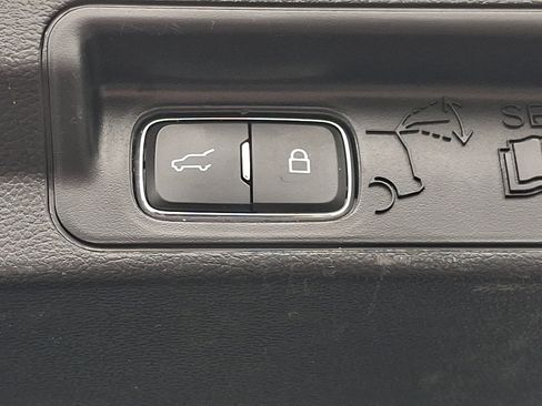 Certified 2022 Ford Explorer XLT image 29