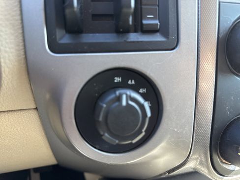 Used 2015 Ford Expedition XLT w/ Equipment Group 202A image 18