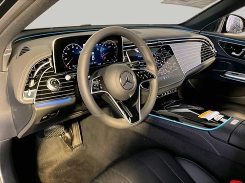 New 2026 Mercedes-Benz E 350 4MATIC Sedan image 9