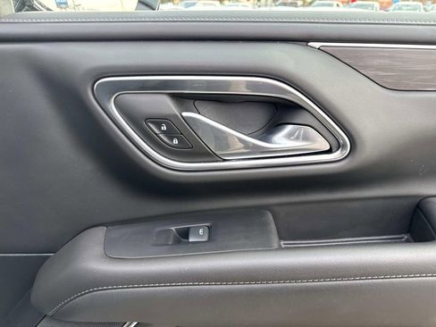 Certified 2024 Chevrolet Suburban Z71 w/ Off-Road Capability Package image 15