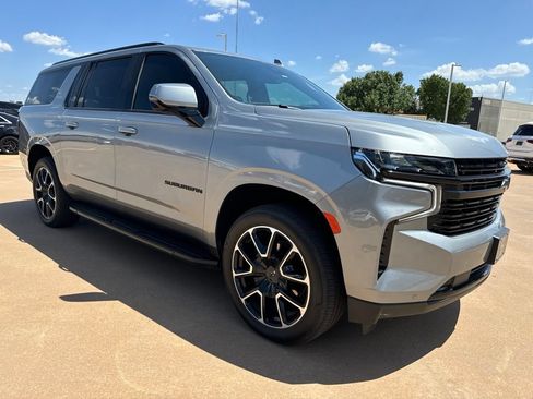 Used 2024 Chevrolet Suburban RST w/ Luxury Package AWD/4WD image 2