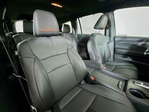 Used 2022 Honda Pilot TrailSport image 29