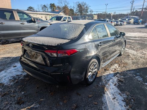 Used 2022 Toyota Corolla LE w/ LE Convenience Package image 4