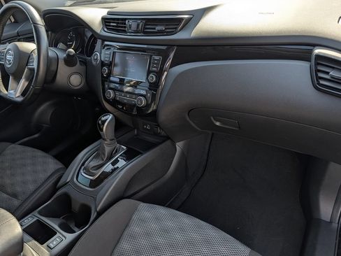 Used 2022 Nissan Rogue Sport SV FWD image 33