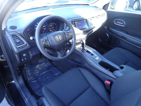 Used 2017 Honda HR-V EX image 9