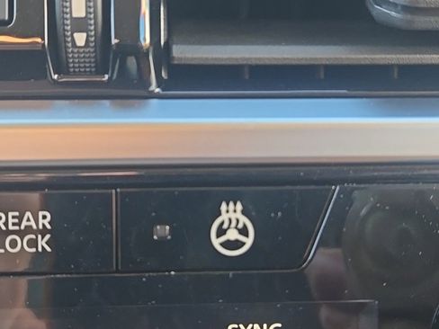 New 2025 Nissan Pathfinder Platinum image 23